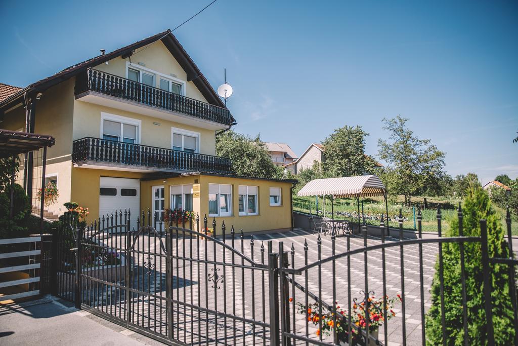 Apartments Mise Оґулин Екстер'єр фото
