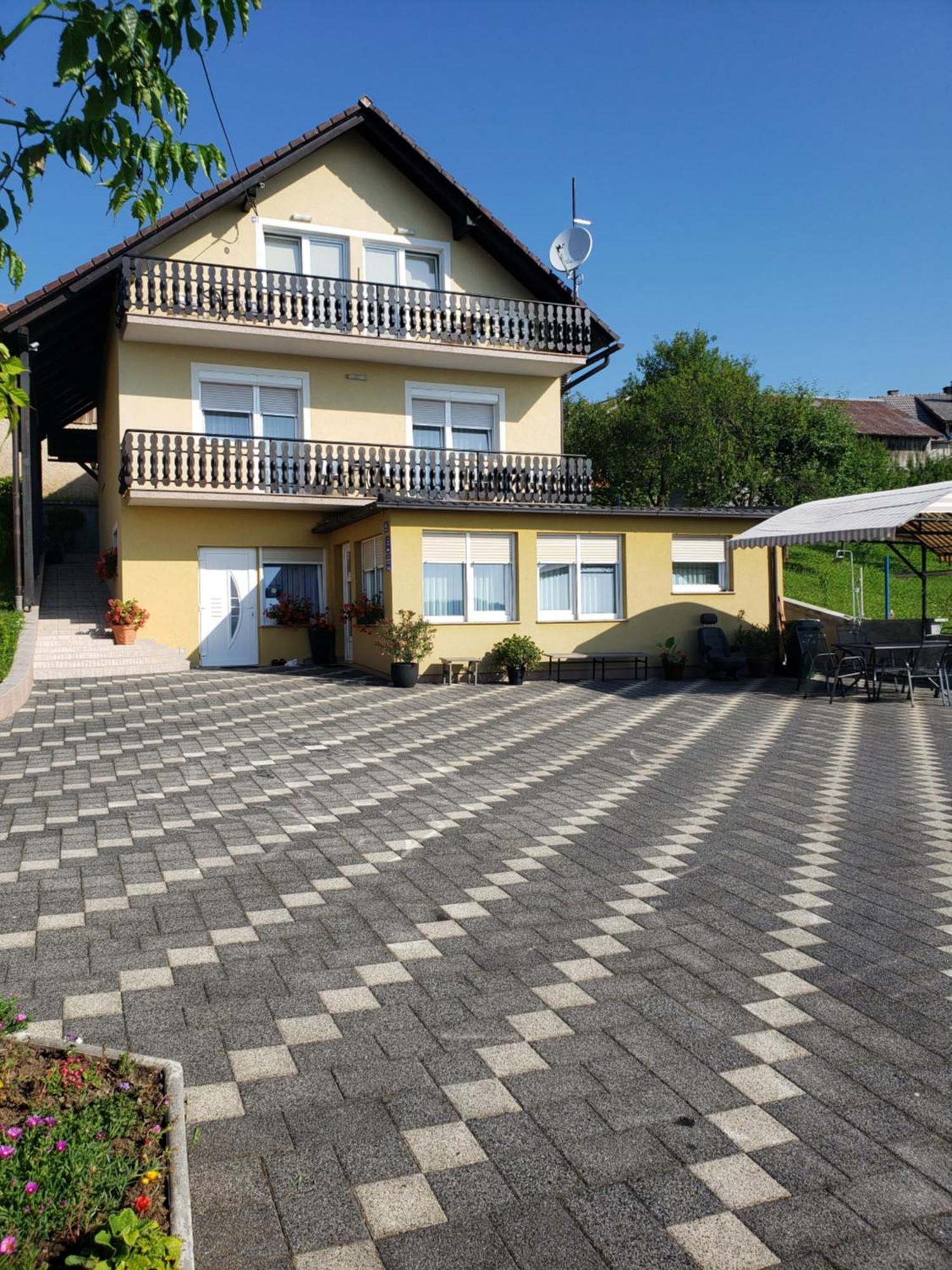 Apartments Mise Оґулин Екстер'єр фото